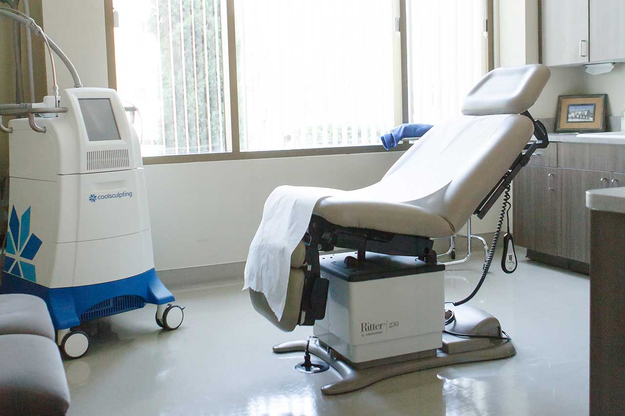 Patient consultation room and consultation chair